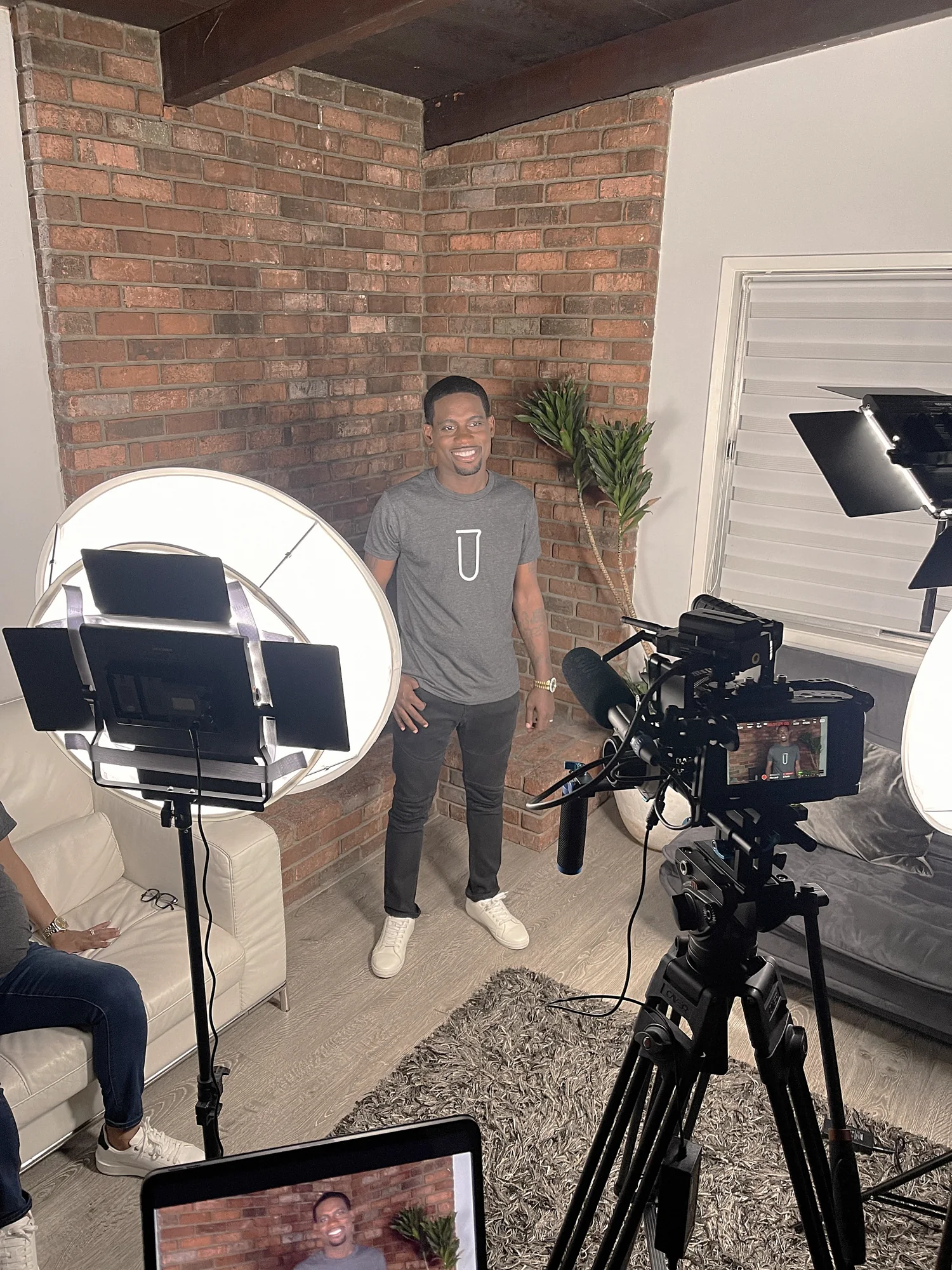 Lights, camera — Chemí